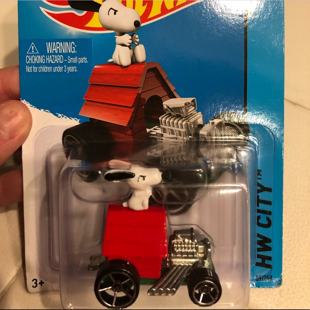Snoopy Hot Wheels limited edition RARE. NIB!